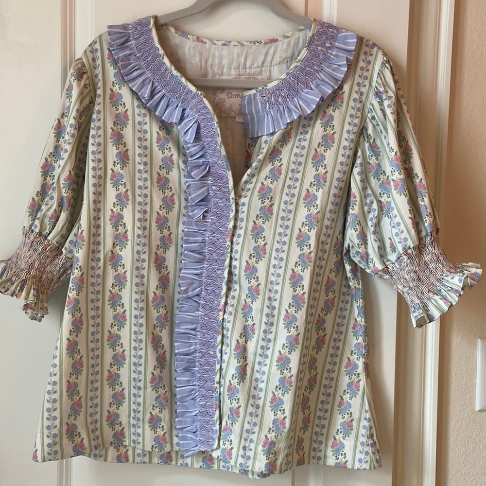 Dondolo womens pearl blouse size large
